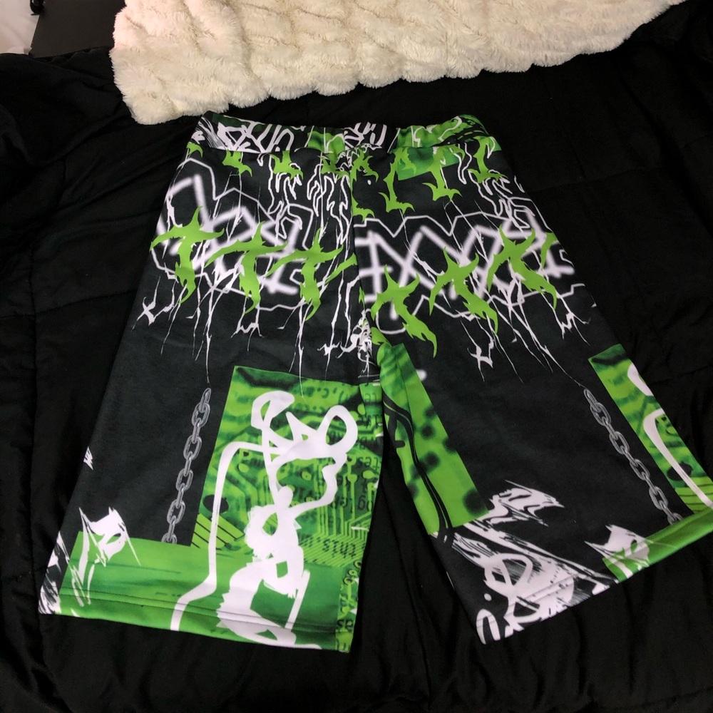 PARALLEL TRIPPY ACID OVERSIZED SHORTS